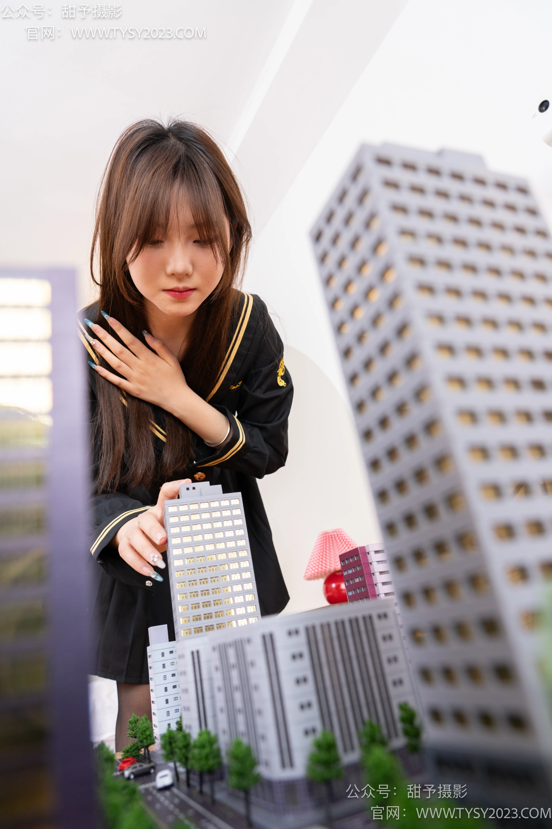 甜予摄影 No.077 璇璇-JK制服、凉爽高跟鞋、嘿丝（脚尖透明款）、小人国剧情 2